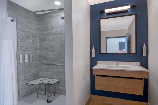 Sleep Inn & Suites East Chase image 14