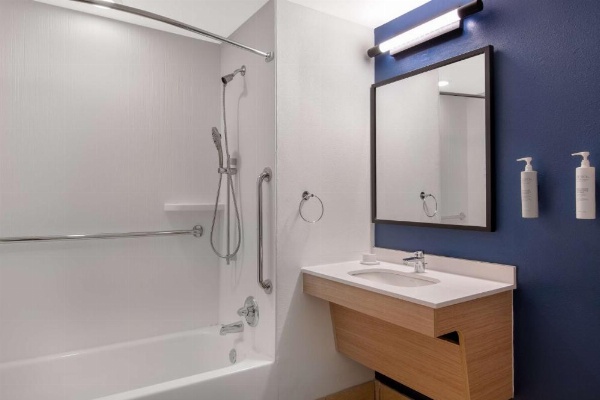 Sleep Inn & Suites East Chase image 22