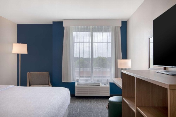 Sleep Inn & Suites East Chase image 25